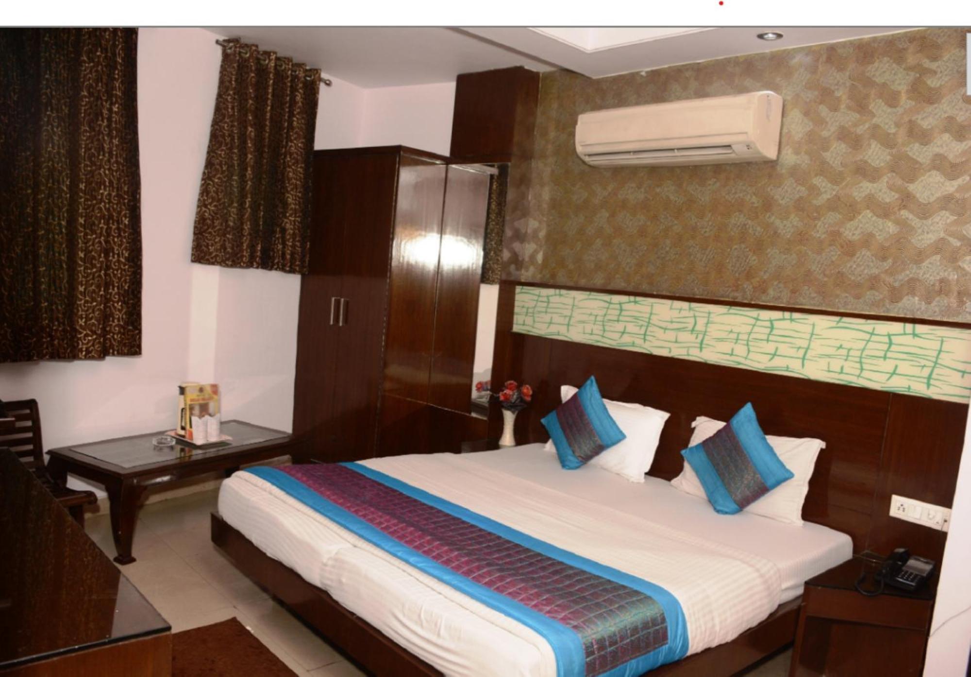 Capital O 6408 Hotel Delhi Heart Nova Deli Exterior foto